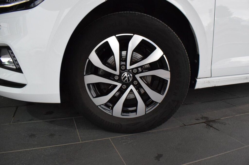 Volkswagen Polo Exposé-Bild 17