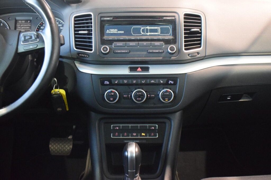 Volkswagen Sharan Exposé-Bild 13