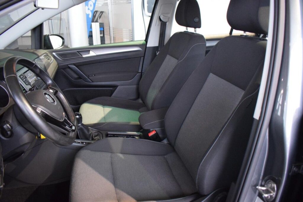 Volkswagen Golf Sportsvan Exposé-Bild 5