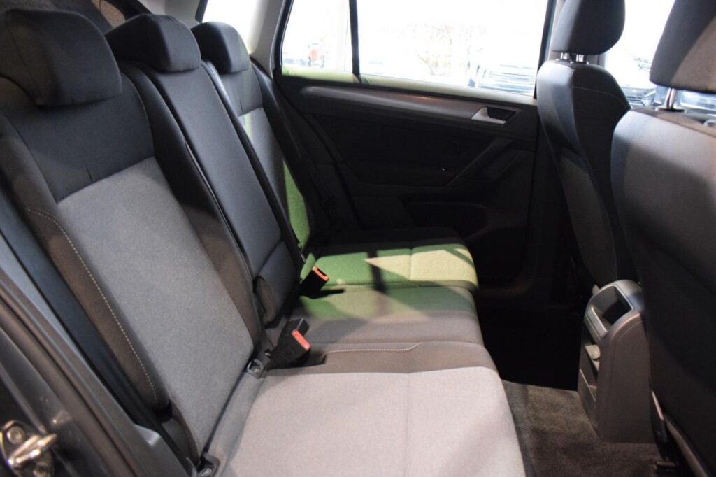 Volkswagen Golf Sportsvan Exposé-Bild 8