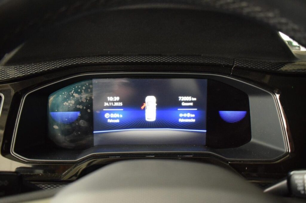 Volkswagen Polo Exposé-Bild 14