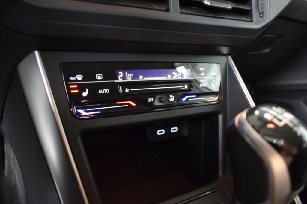 Volkswagen Polo Exposé-Bild 13