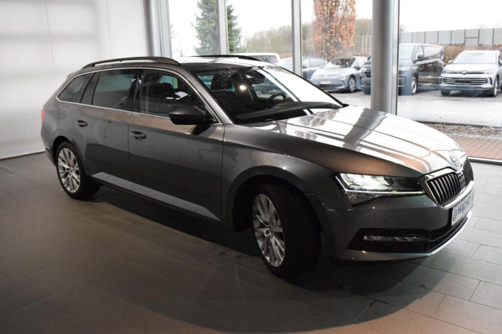 Skoda Superb Exposé-Bild 2