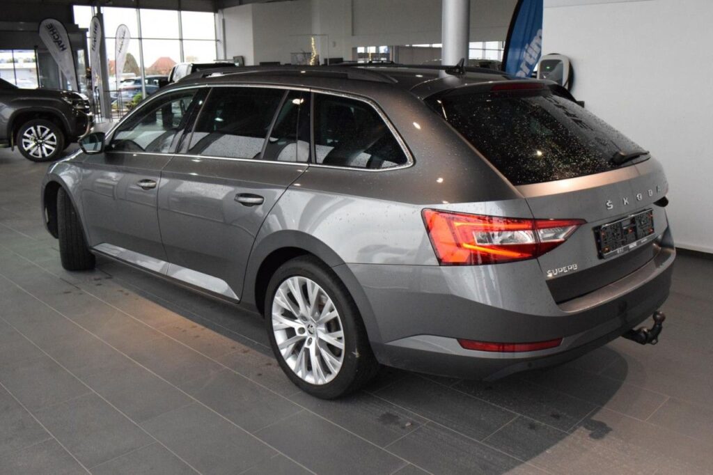 Skoda Superb Exposé-Bild 4