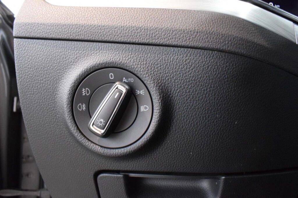 Skoda Superb Exposé-Bild 15