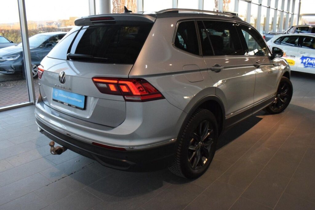 Volkswagen Tiguan Allspace Exposé-Bild 3