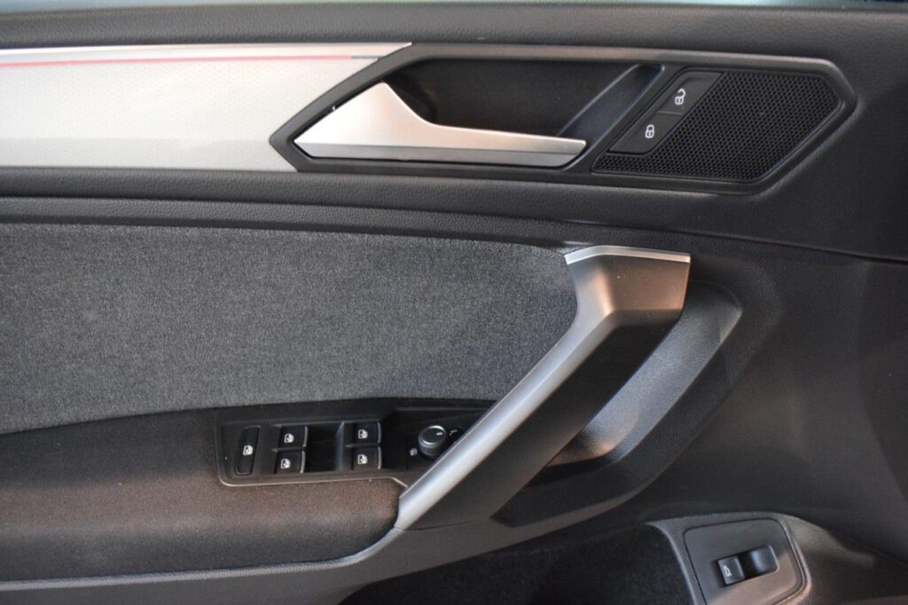 Volkswagen Tiguan Allspace Exposé-Bild 6