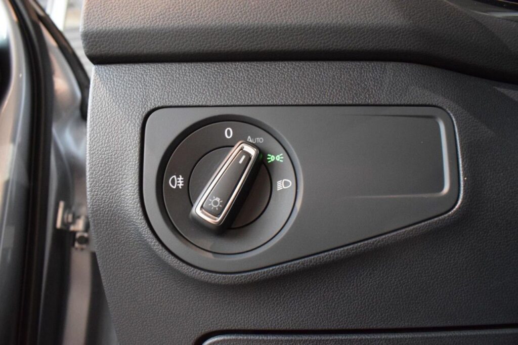 Volkswagen Tiguan Allspace Exposé-Bild 14