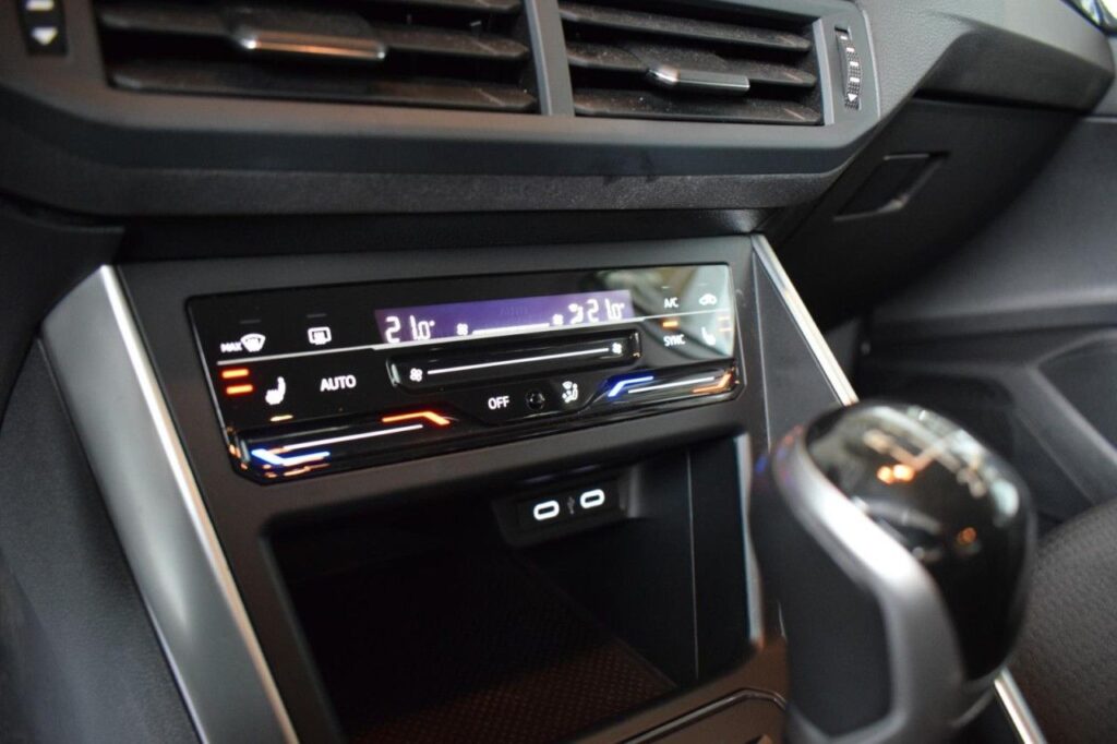 Volkswagen Polo Exposé-Bild 14