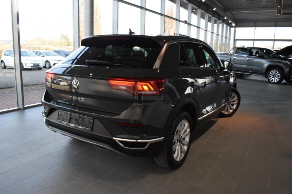 Volkswagen T-Roc Exposé-Bild 3
