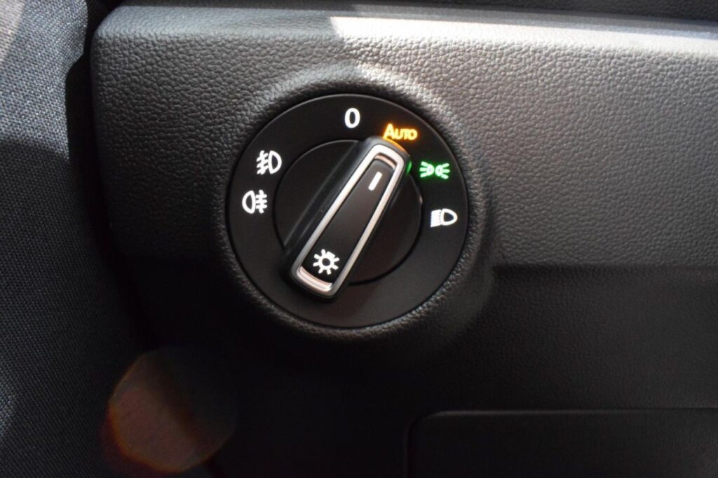 Volkswagen T-Roc Exposé-Bild 7