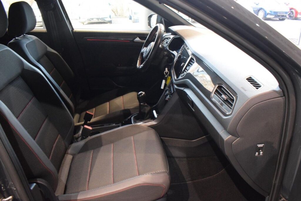 Volkswagen T-Roc Exposé-Bild 10