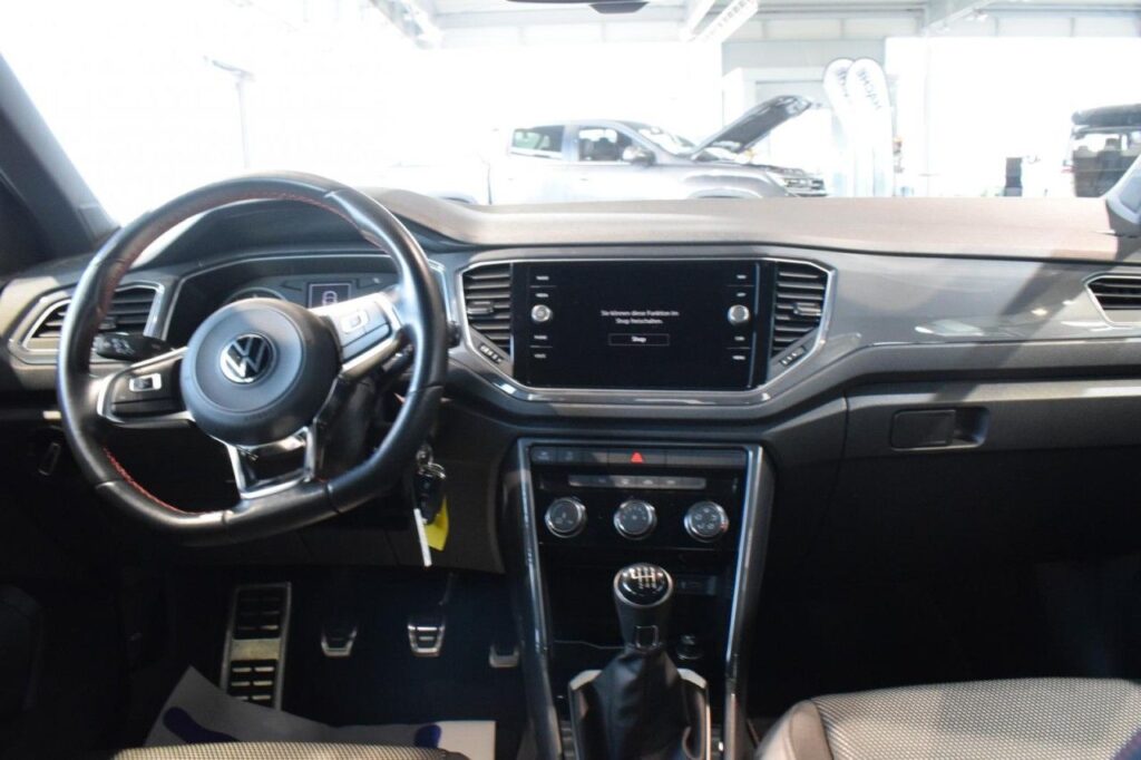 Volkswagen T-Roc Exposé-Bild 11