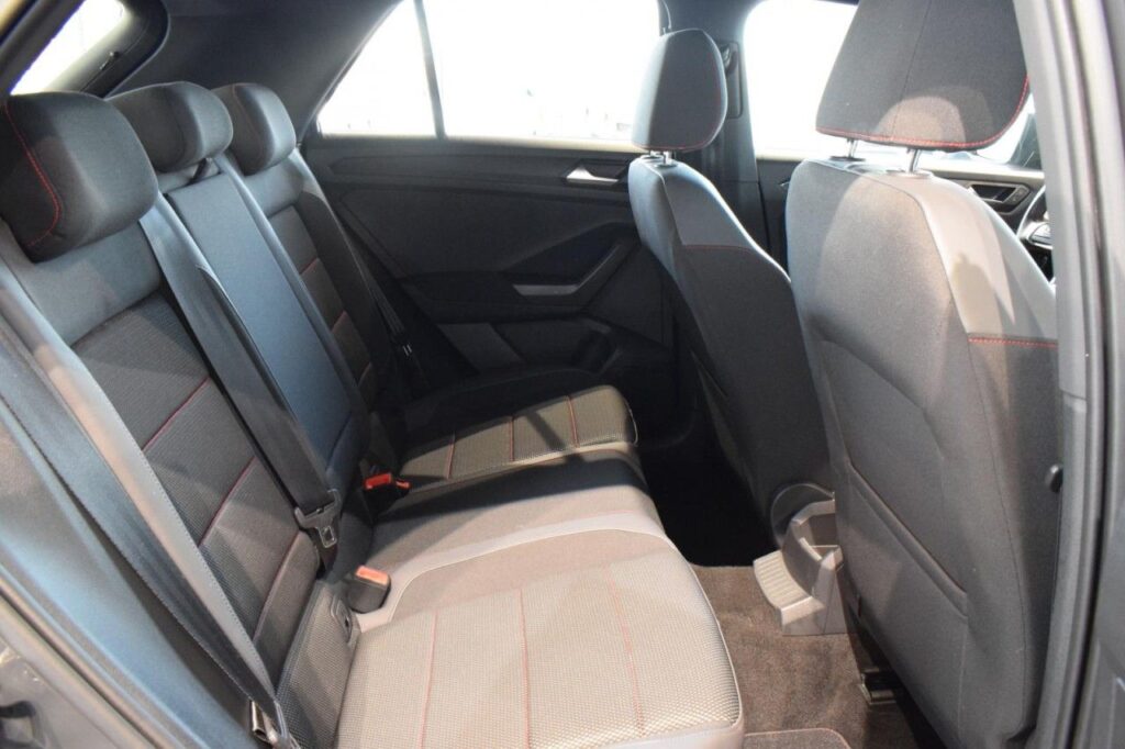 Volkswagen T-Roc Exposé-Bild 13