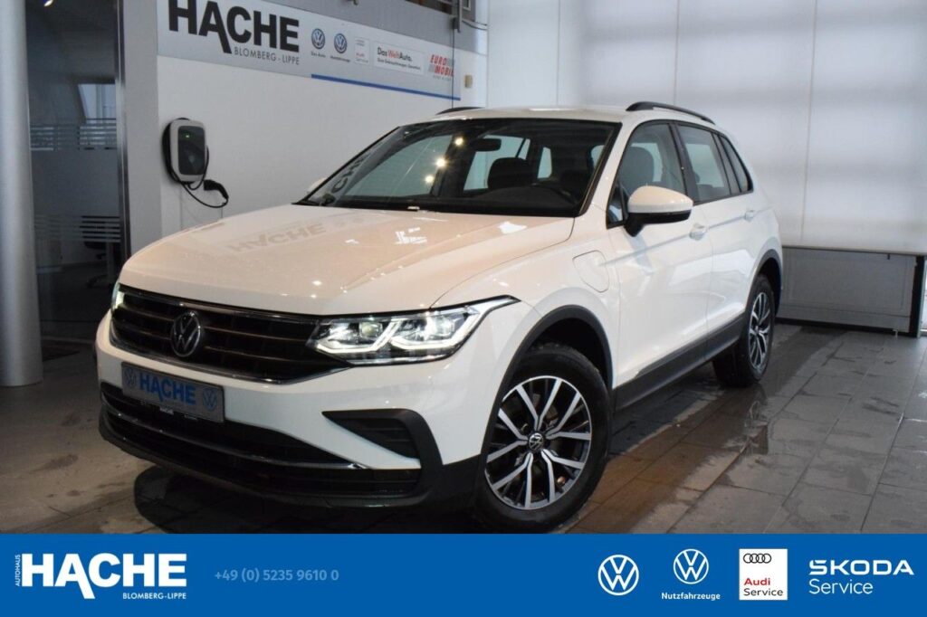Volkswagen Tiguan Exposé-Bild 1