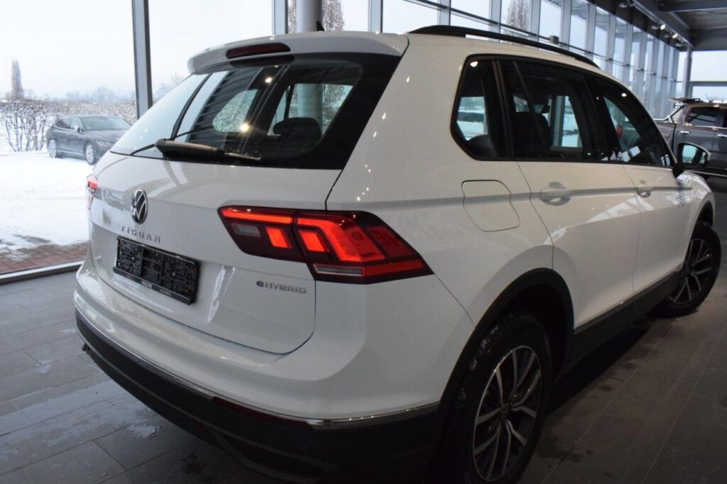 Volkswagen Tiguan Exposé-Bild 3