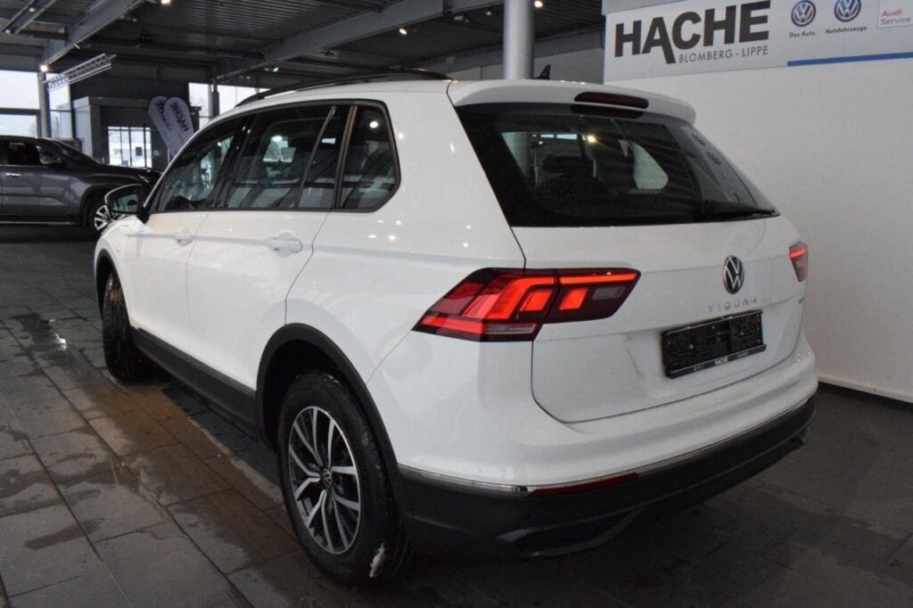 Volkswagen Tiguan Exposé-Bild 4