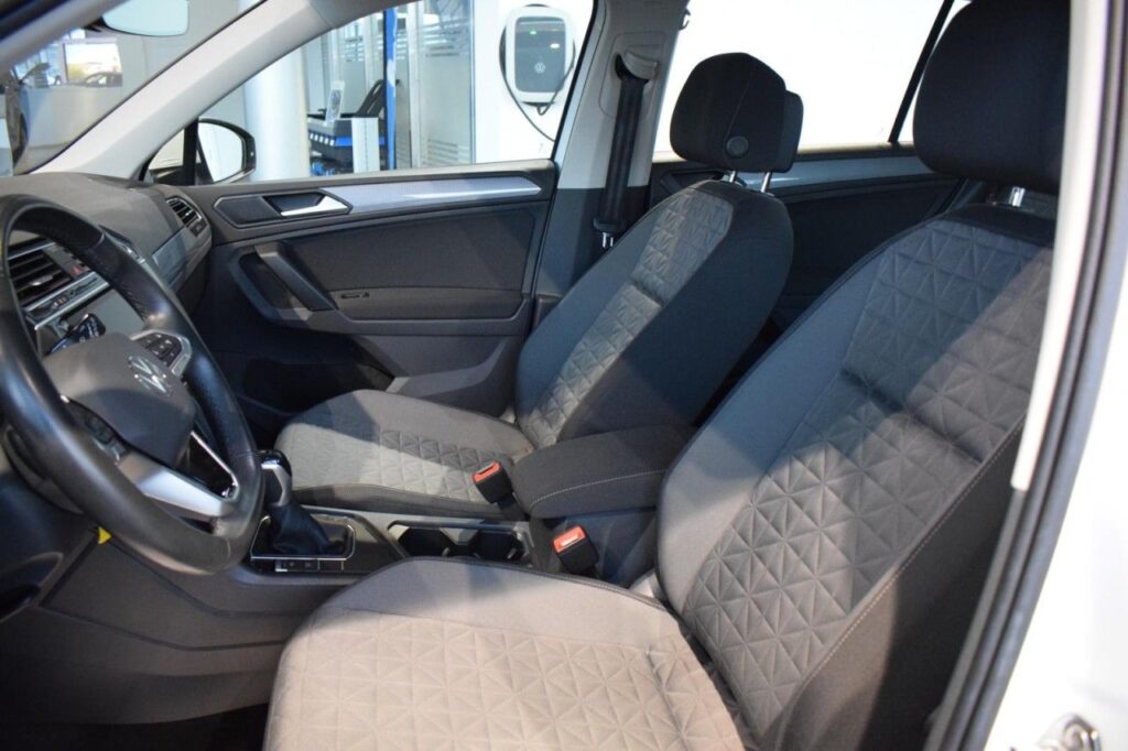 Volkswagen Tiguan Exposé-Bild 5