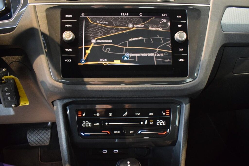 Volkswagen Tiguan Exposé-Bild 13