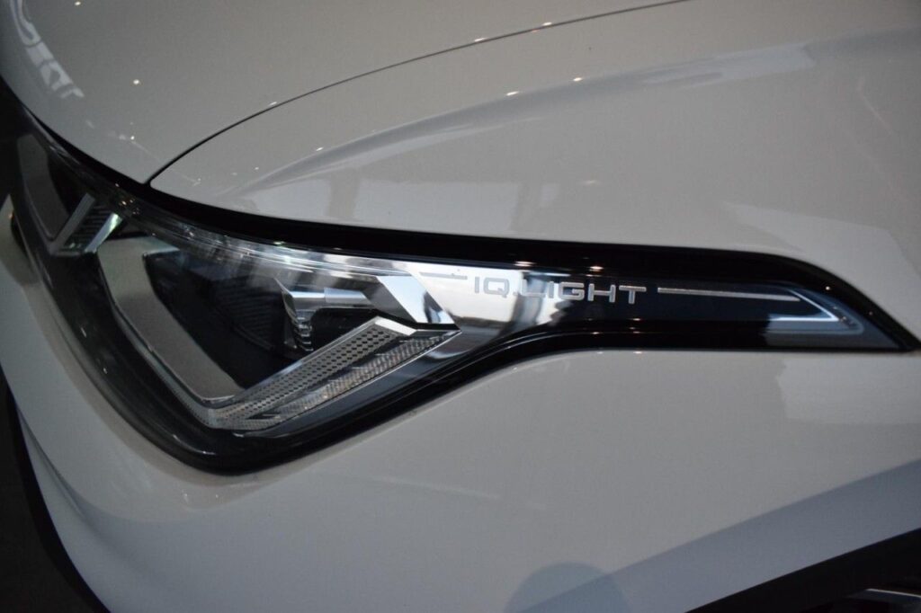 Volkswagen Tiguan Exposé-Bild 18