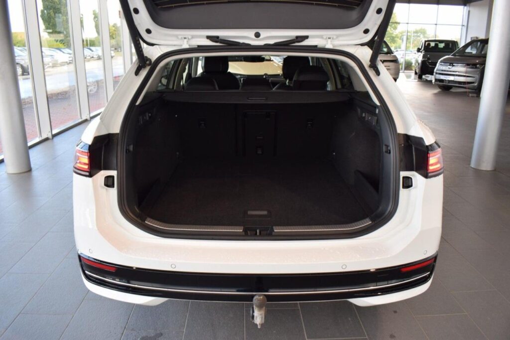 Volkswagen Passat Variant Exposé-Bild 6