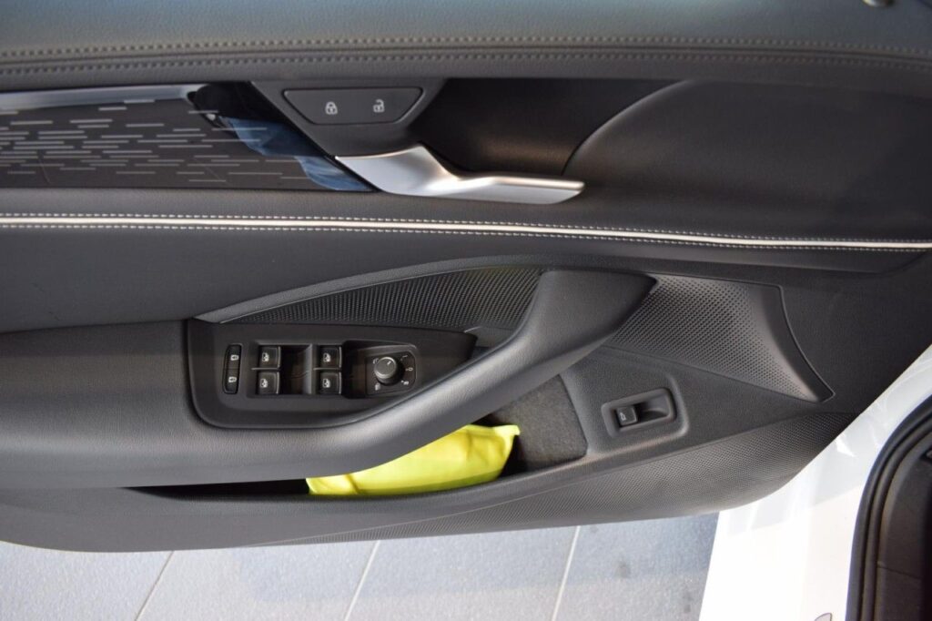 Volkswagen Passat Variant Exposé-Bild 11