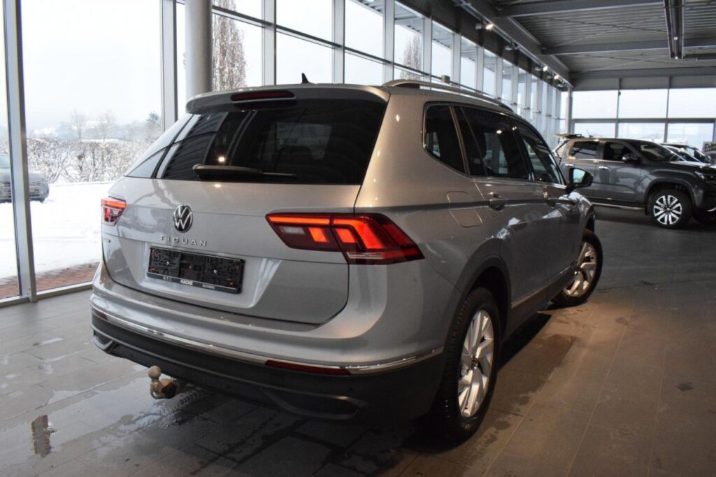 Volkswagen Tiguan Allspace Exposé-Bild 3
