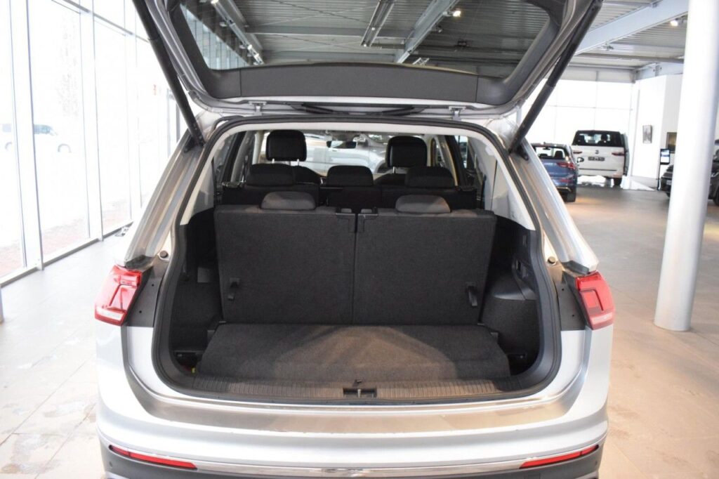 Volkswagen Tiguan Allspace Exposé-Bild 5