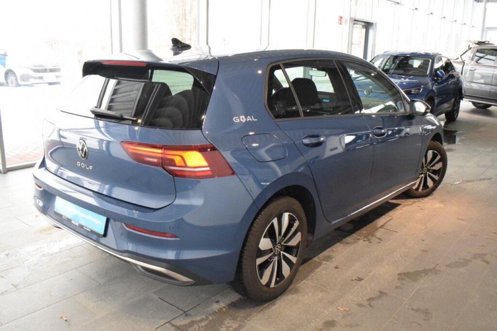 Volkswagen Golf Exposé-Bild 3