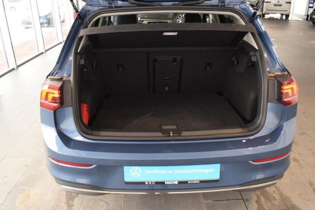 Volkswagen Golf Exposé-Bild 9
