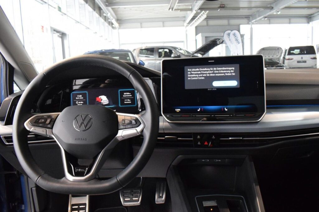 Volkswagen Golf Exposé-Bild 10