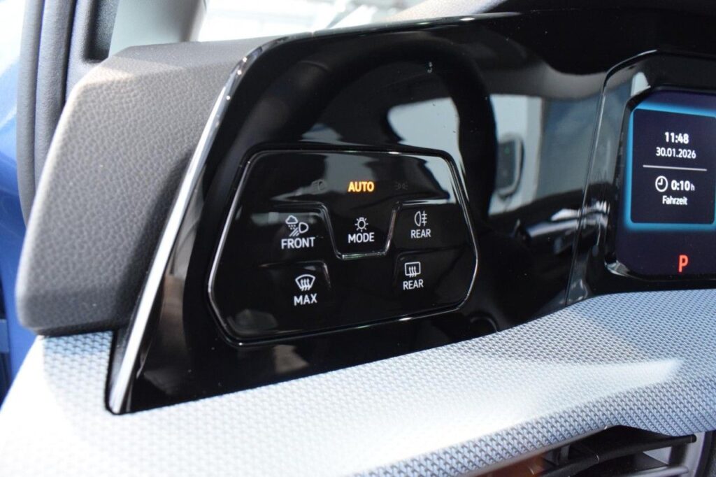 Volkswagen Golf Exposé-Bild 16