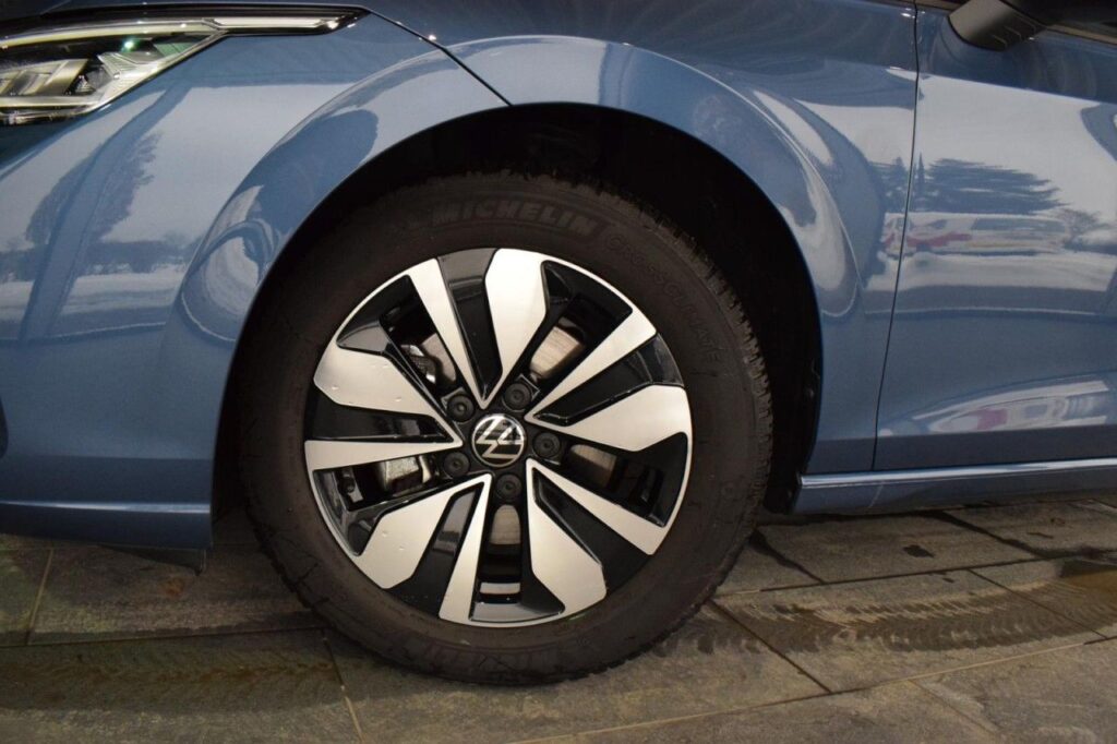 Volkswagen Golf Exposé-Bild 17