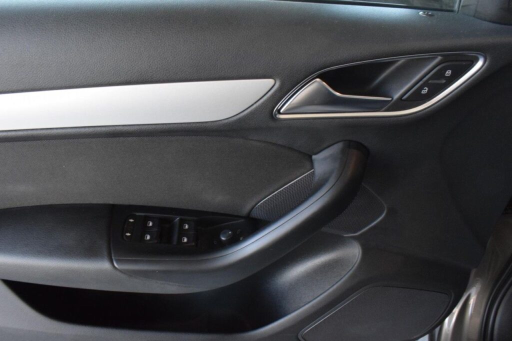 Audi Q3 Exposé-Bild 6