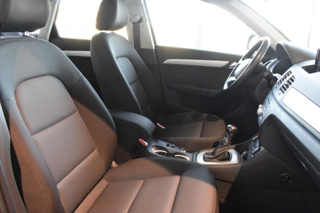 Audi Q3 Exposé-Bild 7