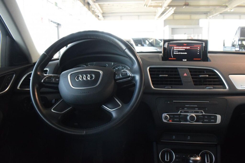 Audi Q3 Exposé-Bild 10