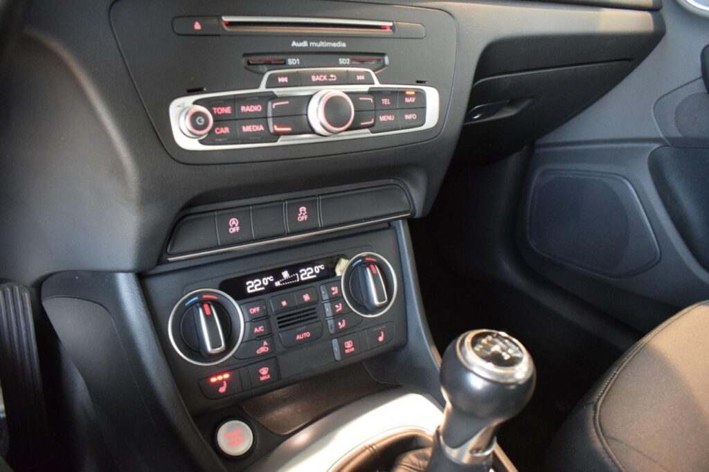 Audi Q3 Exposé-Bild 13