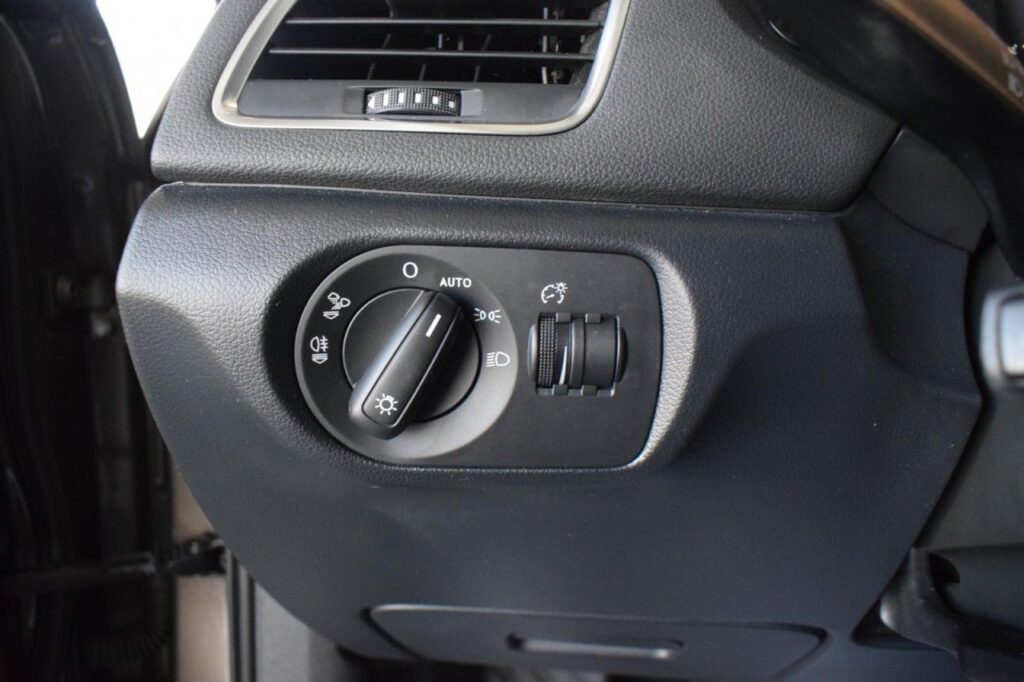 Audi Q3 Exposé-Bild 15