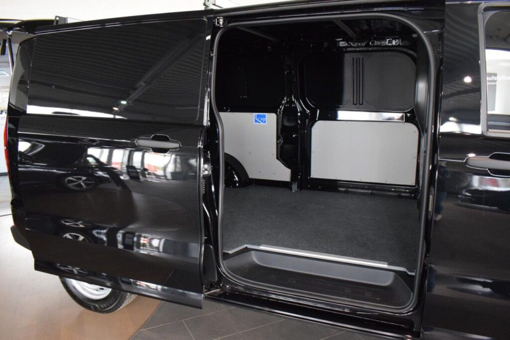 webc vehicle 83983 420945522 002.jpg