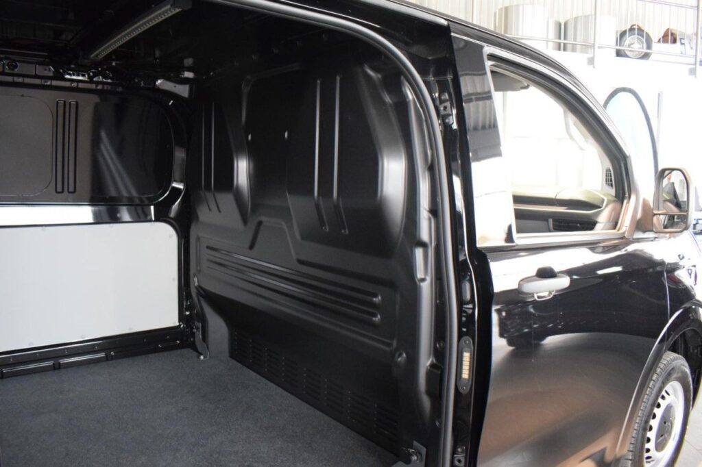 webc vehicle 83983 420945522 012.jpg