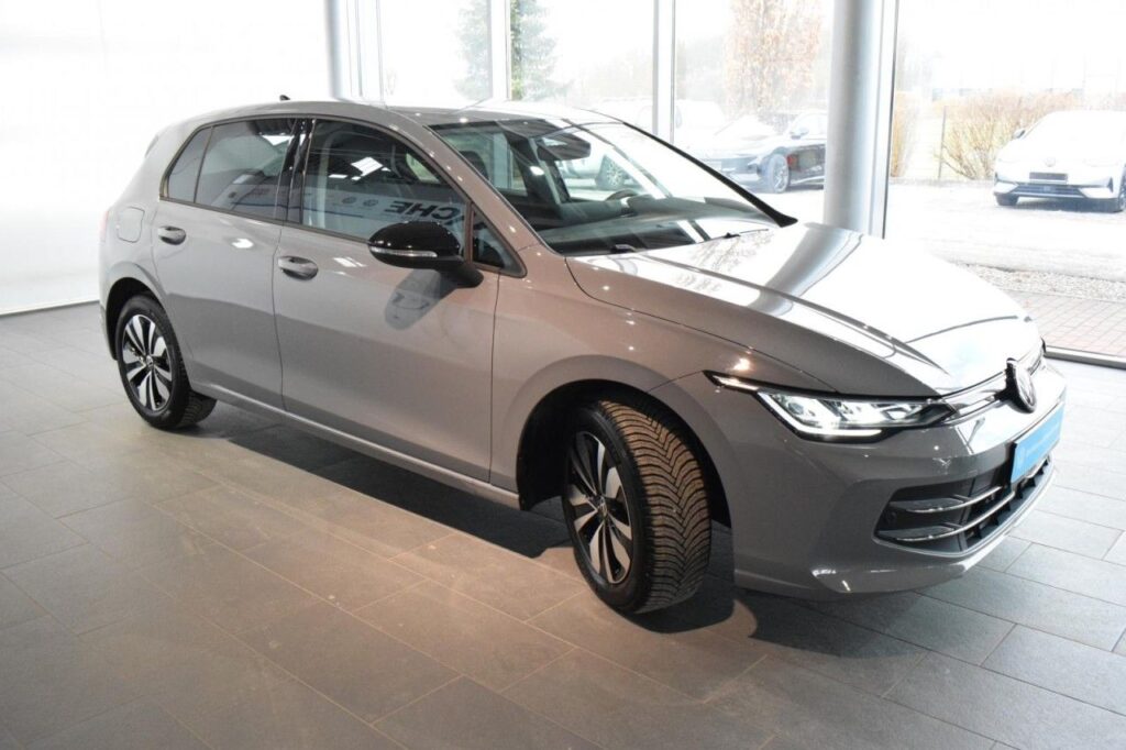 Volkswagen Golf Exposé-Bild 2