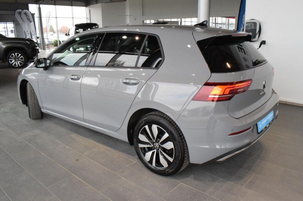 Volkswagen Golf Exposé-Bild 4