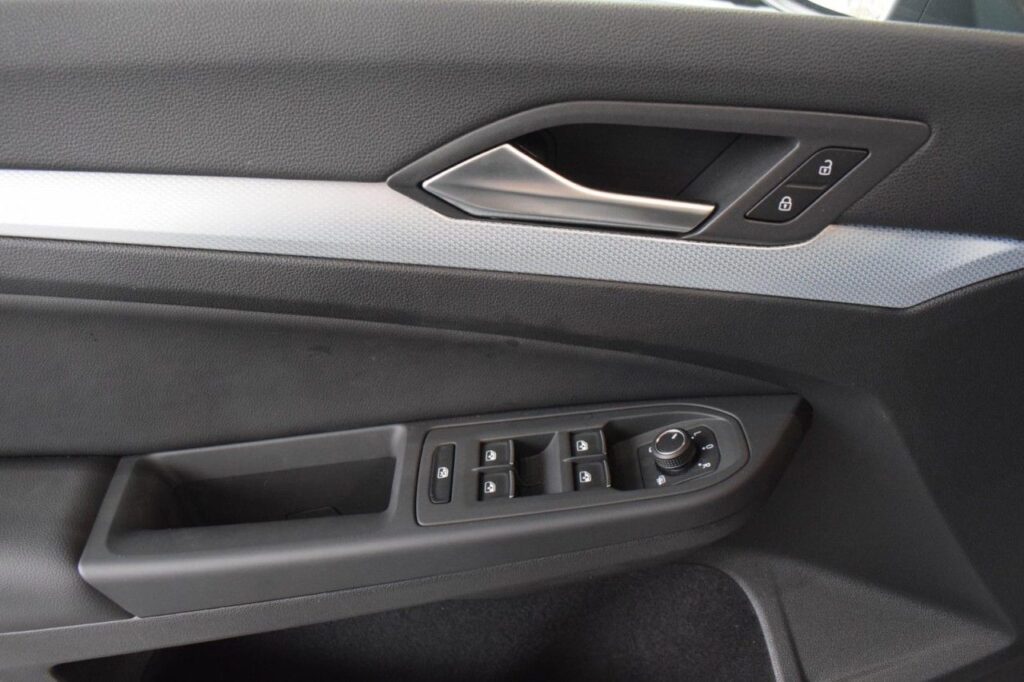 Volkswagen Golf Exposé-Bild 6