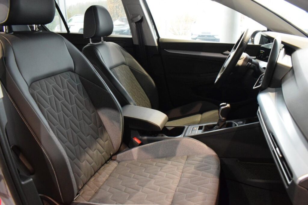 Volkswagen Golf Exposé-Bild 7