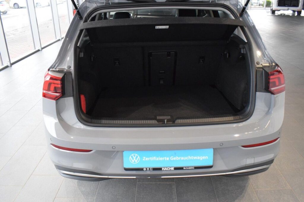 Volkswagen Golf Exposé-Bild 9