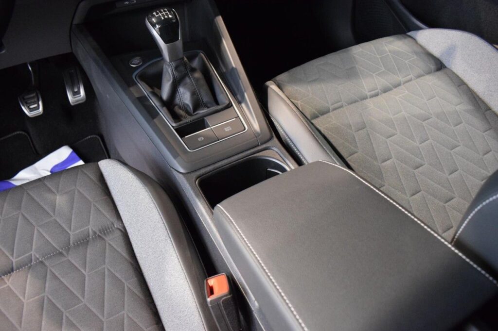 Volkswagen Golf Exposé-Bild 11