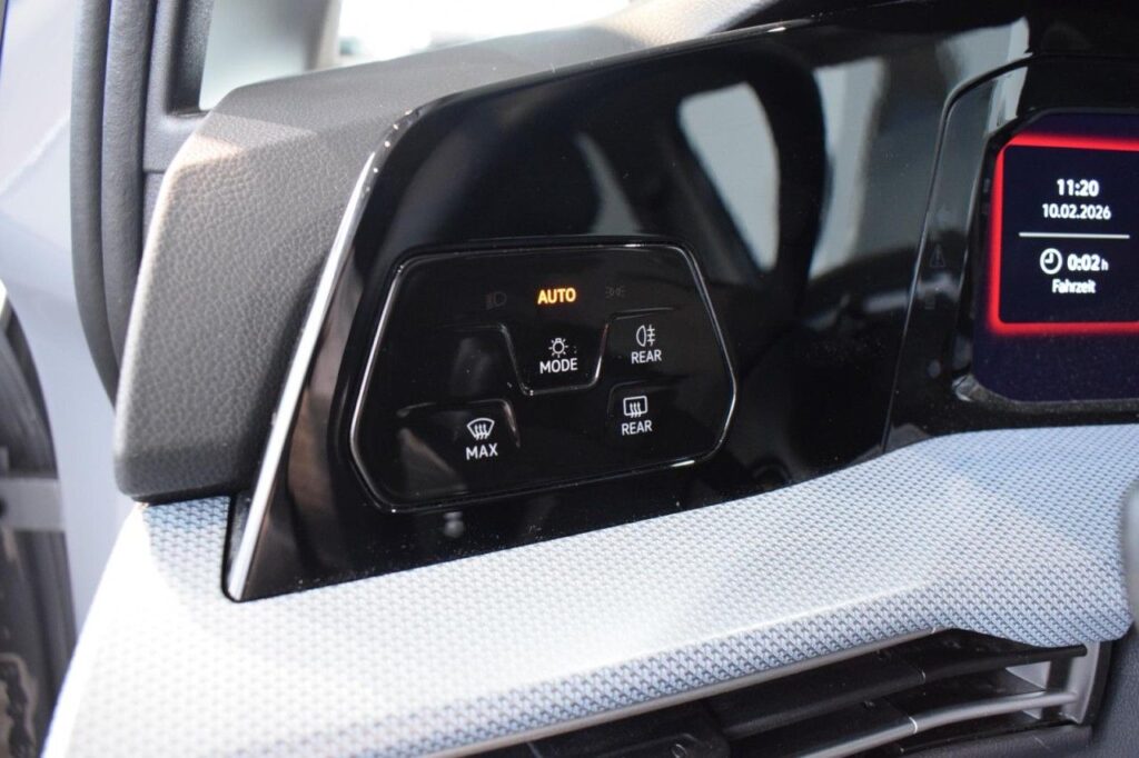 Volkswagen Golf Exposé-Bild 12