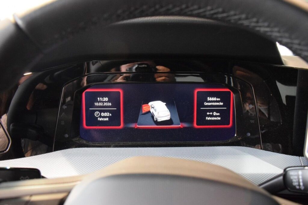 Volkswagen Golf Exposé-Bild 13