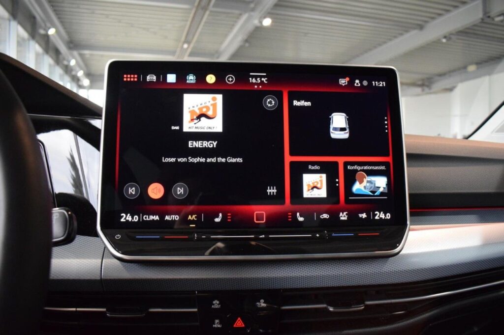 Volkswagen Golf Exposé-Bild 14