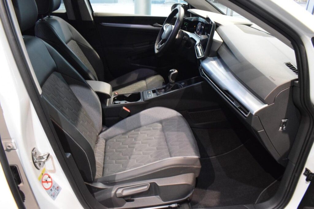 Volkswagen Golf Exposé-Bild 7